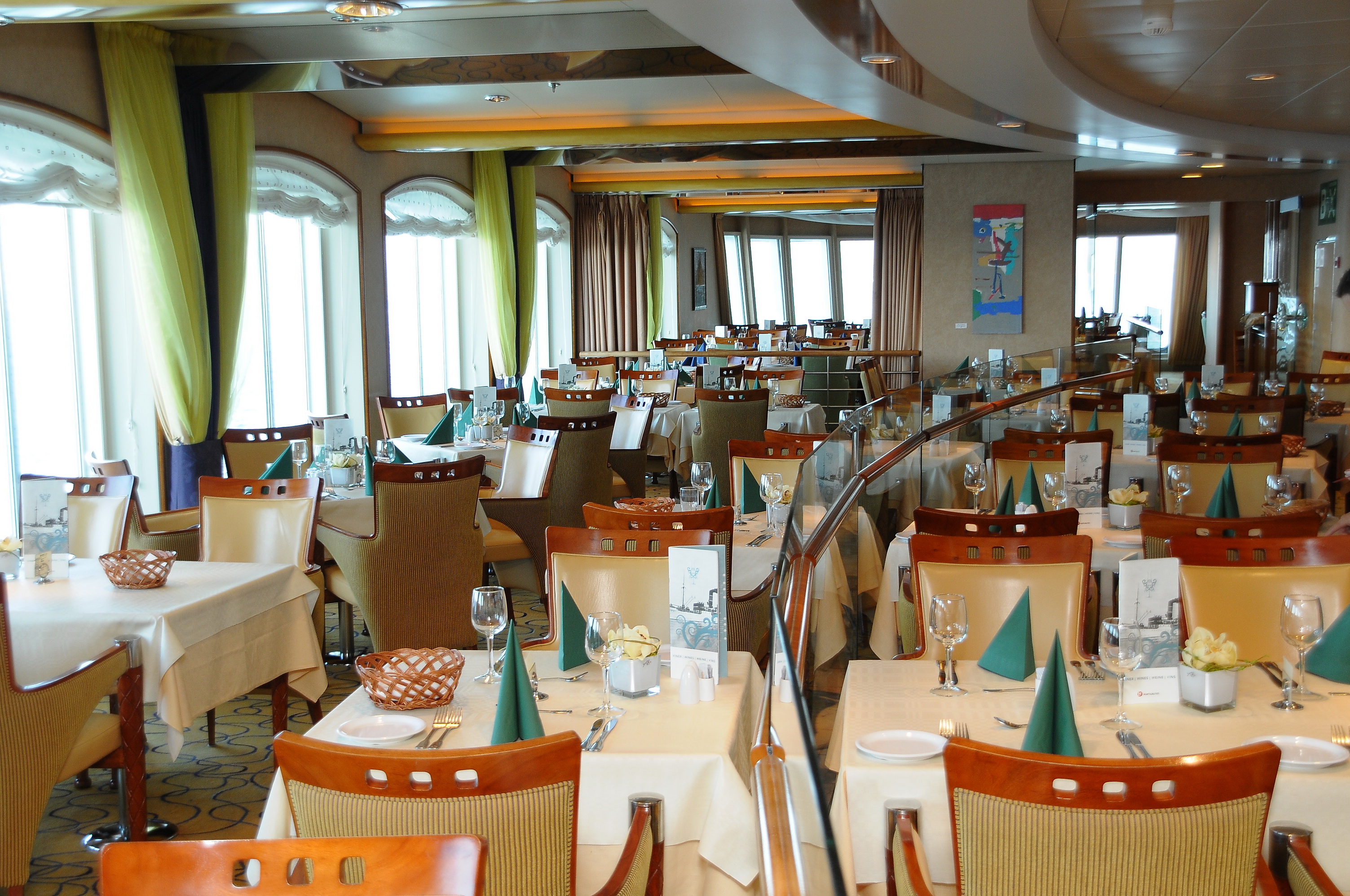 MS Midnatsol Speisesaal